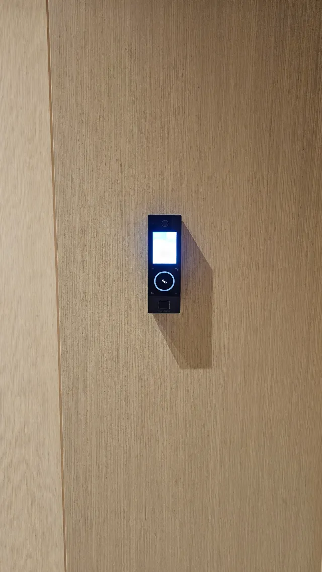 timbre con cámara de seguridad empotrada en techo