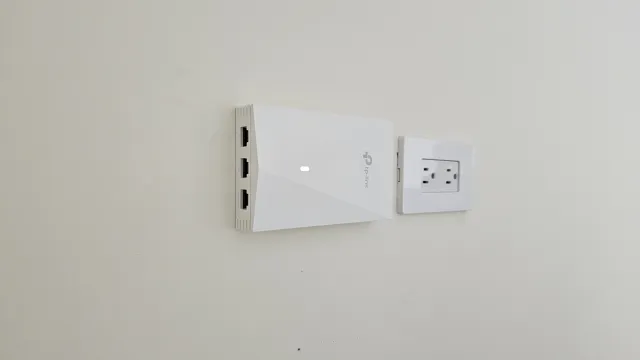 access point para wifi instalado en pared